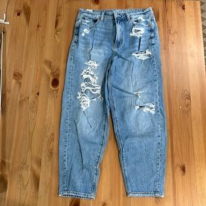 American Eagle Relaxed Mom Jean